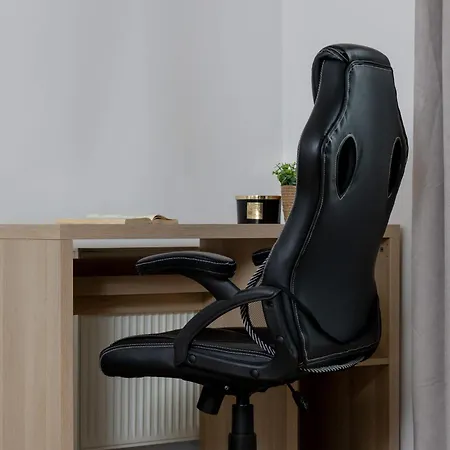 Bright One-bedroom Functional Interiors Remote Working By Renters דירה קרקוב