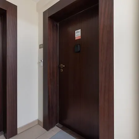 Bright One-bedroom Functional Interiors Remote Working By Renters * קרקוב
