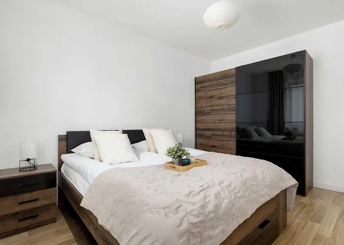 Bright One-bedroom Functional Interiors Remote Working By Renters Kraków