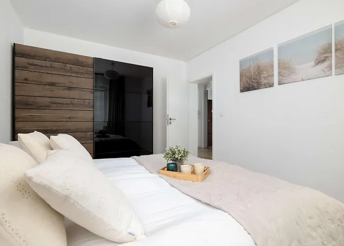 Bright One-bedroom Functional Interiors Remote Working By Renters * קרקוב