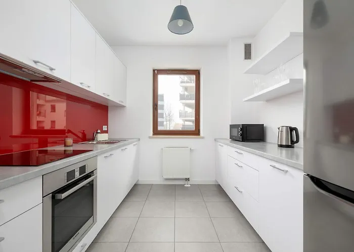 Bright One-bedroom Functional Interiors Remote Working By Renters קרקוב